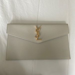 UPTOWN POUCH IN GRAIN DE POUDRE EMBOSSED LEATHER